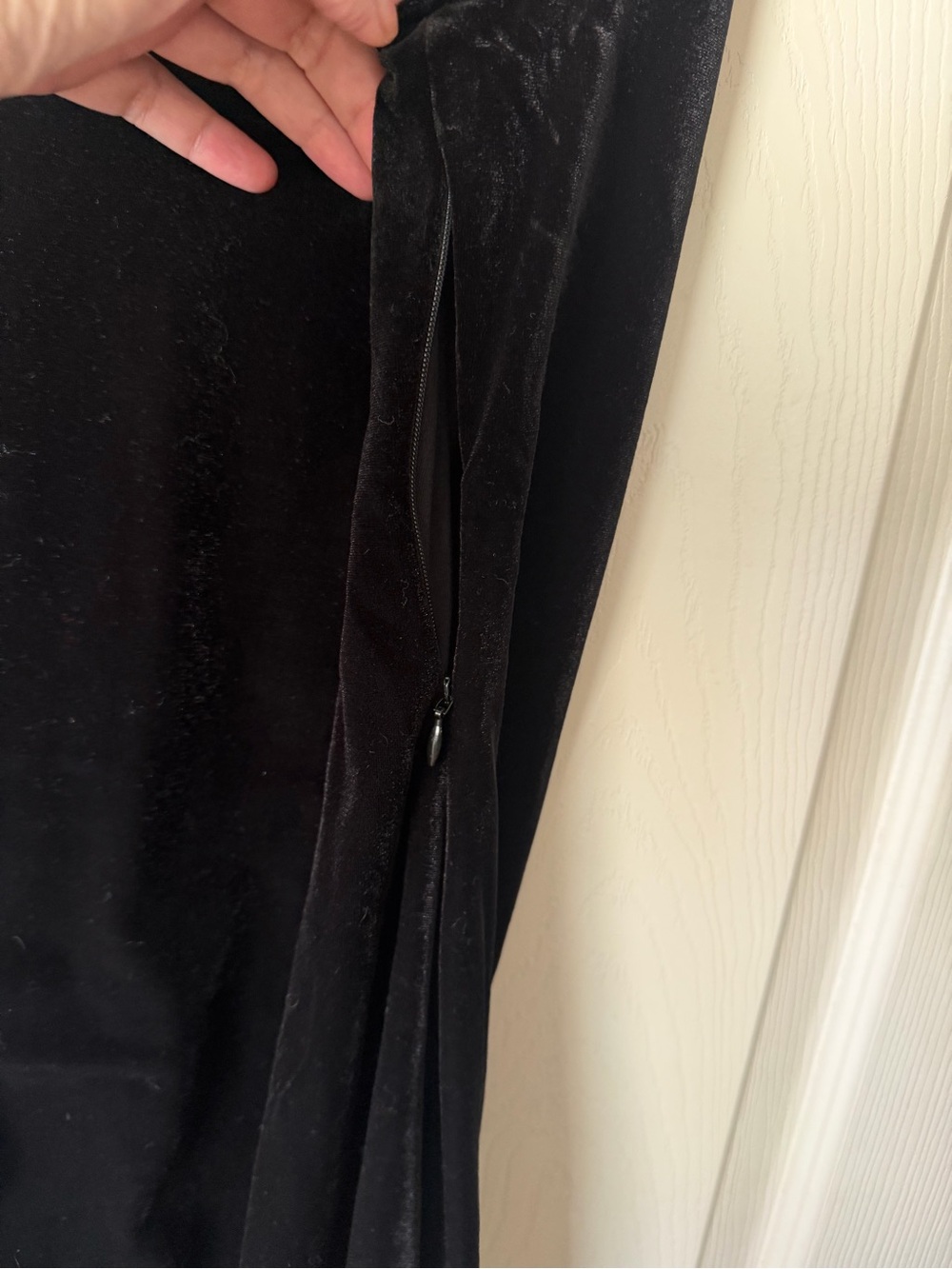 Good American Black Velvet Midi Sleeveless Ruched Dress - Picture 4 of 5